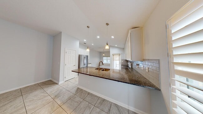 Building Photo - Fabulous 4 bedroom, 3 bath house