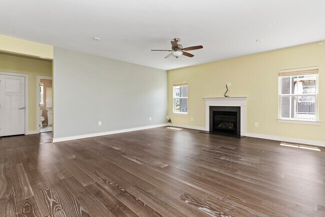 Building Photo - 206 Harrier Dr