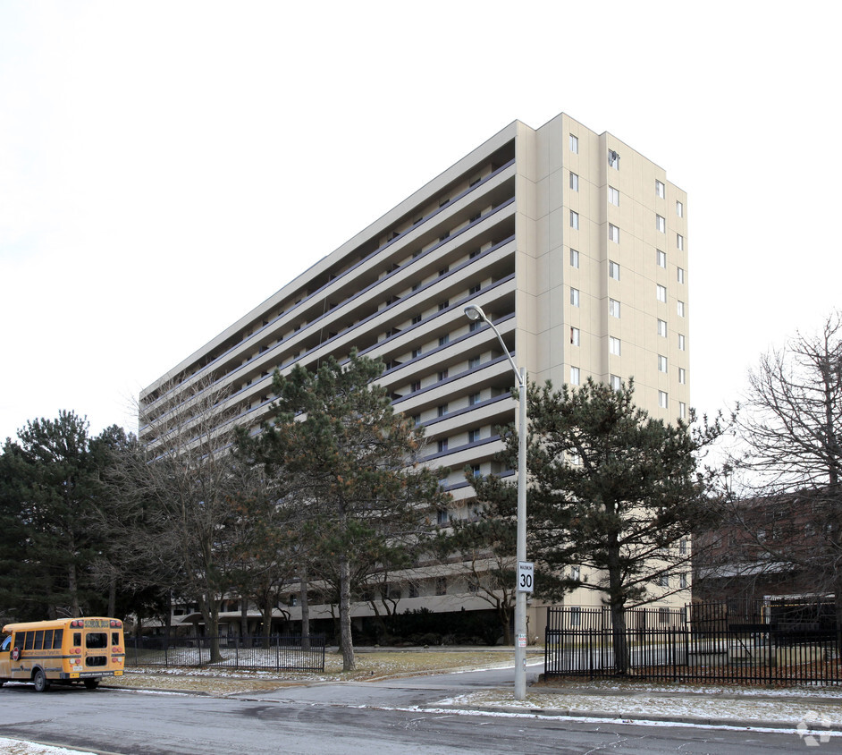 Building Photo - 2850 Jane St