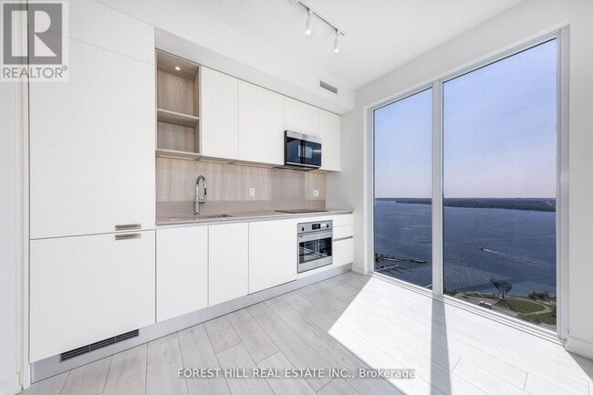 Building Photo - 39 Mary St