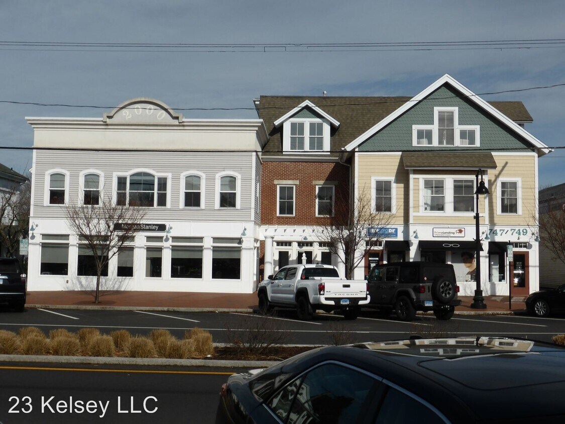 Primary Photo - 737-749 Boston Post Rd