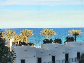 Building Photo - 3505 S Ocean Dr