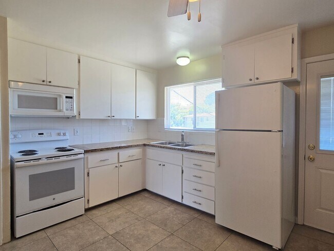 Foto del edificio - 1281 Parkington Ave