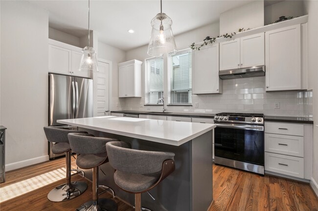 Foto del edificio - 316 Jensen Dr