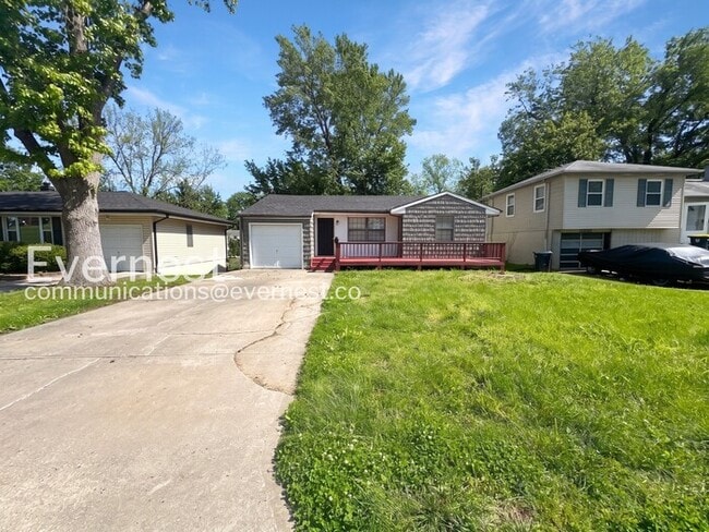 Building Photo - 8109 NE 51st St