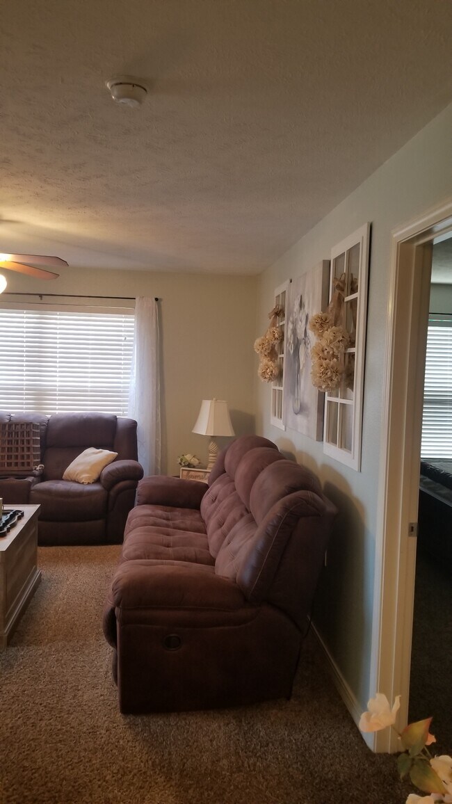 Living Room with window - 142 Vixen Cir