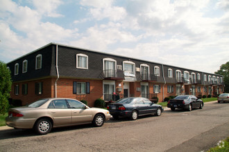 Falcon Crest Apartments photo'