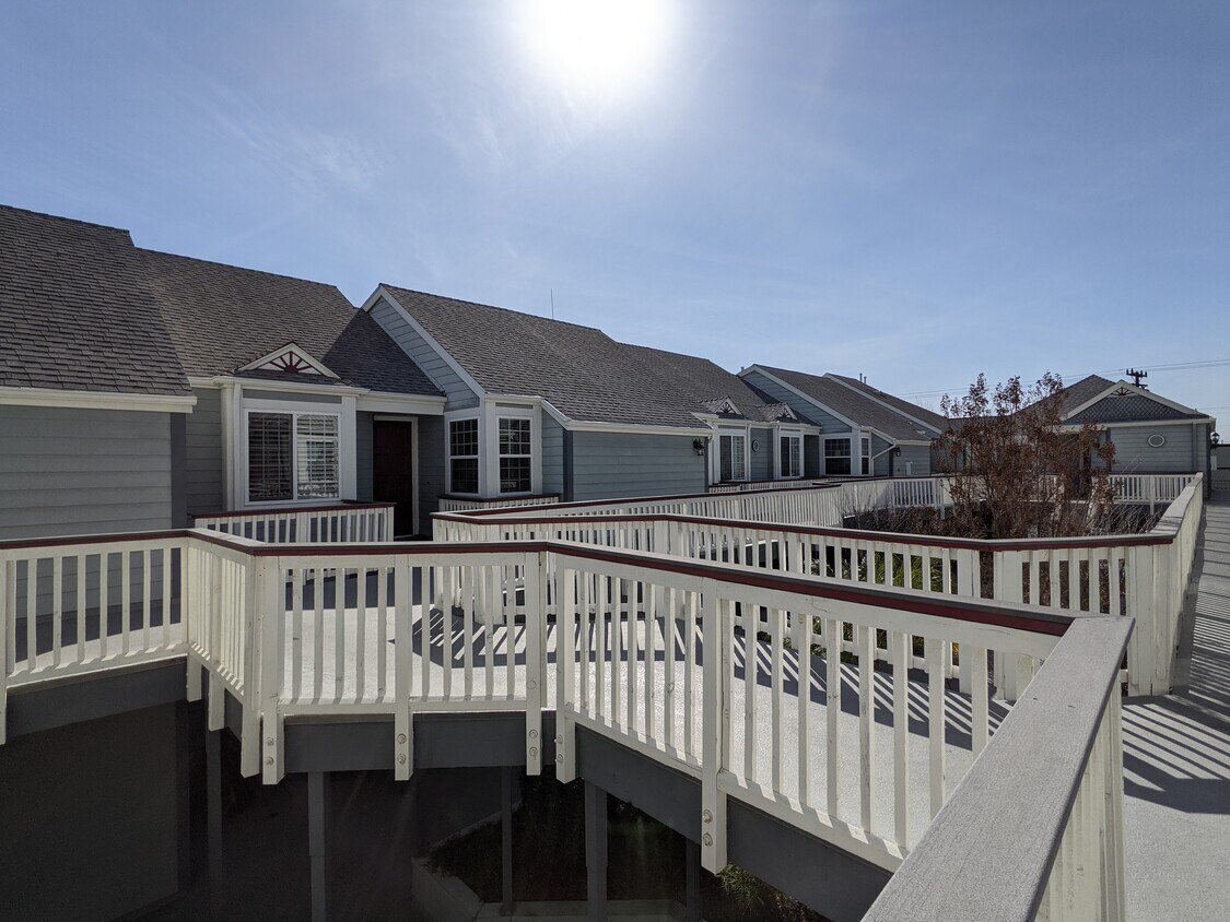 Front of condo - 162 W Lemon Ave