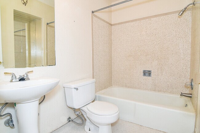 Foto del edificio - Eastside 3 Bedroom 2 Bath