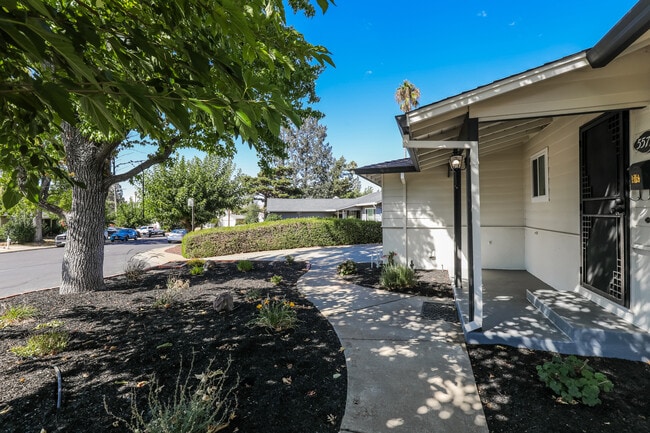 Building Photo - 5577 Ohio Ct