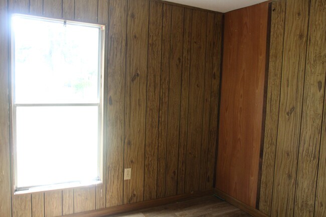 Building Photo - 3004 Treasure Ave