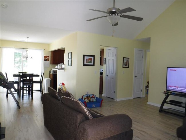 Building Photo - 172 Burton Rd