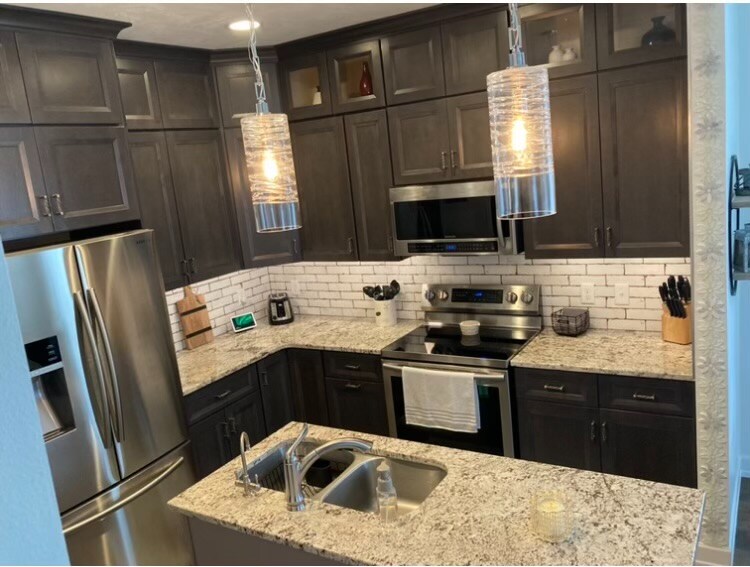 Foto principal - 2135 S Silverthorne Ave
