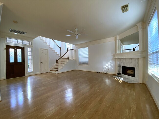 Photo - 2604 Hopkins St Apartment