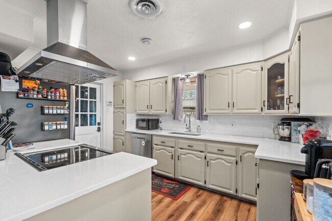 Foto del edificio - Spacious 3-Bedroom Home for Rent – Annaville Area