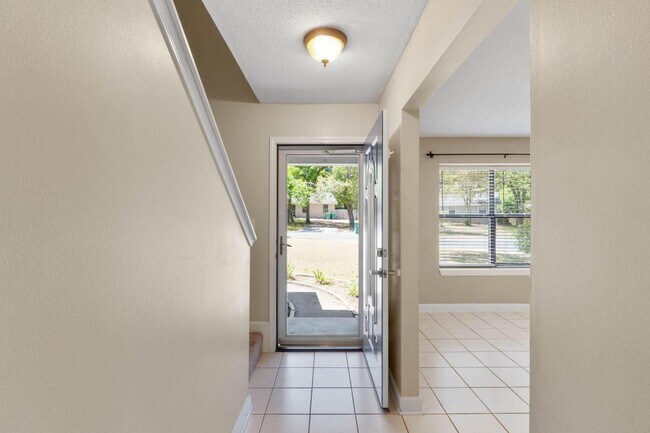 Foto del edificio - Ideal Niceville Location!