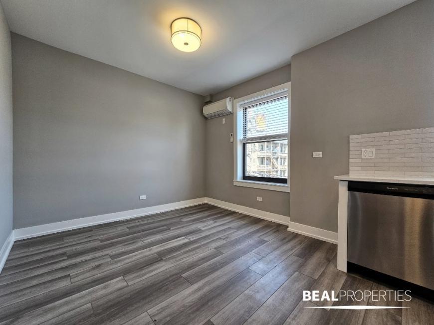 Primary Photo - 2 bedroom in CHICAGO IL 60613