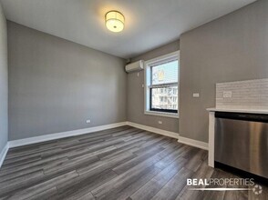 Building Photo - 3943.5 N Janssen Ave
