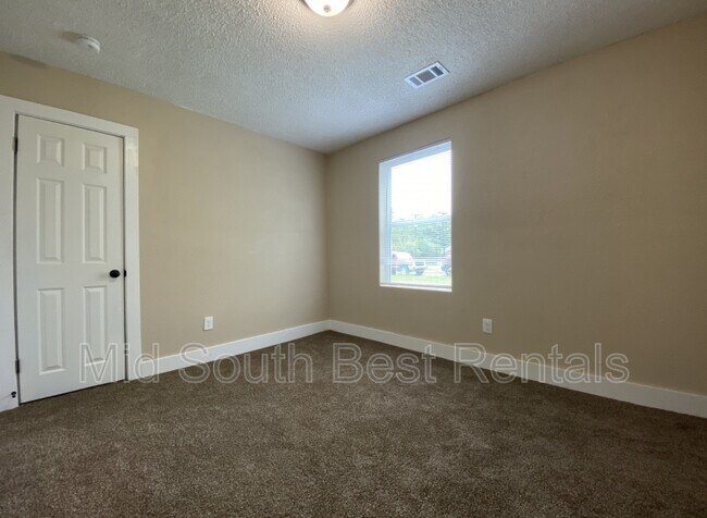 Foto del edificio - 912 W 23rd St