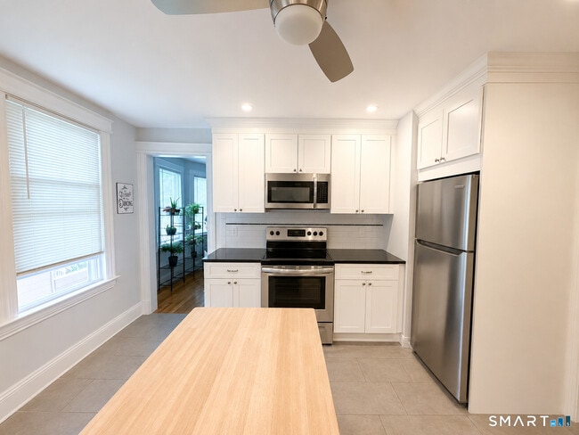 Building Photo - 30 Harborside Dr