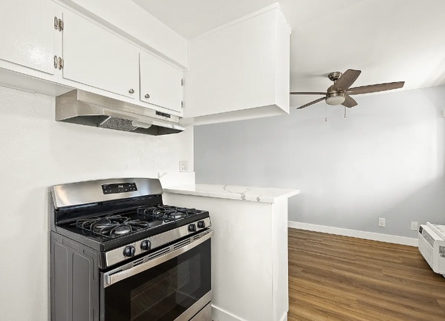 Building Photo - 612 San Pascual Ave