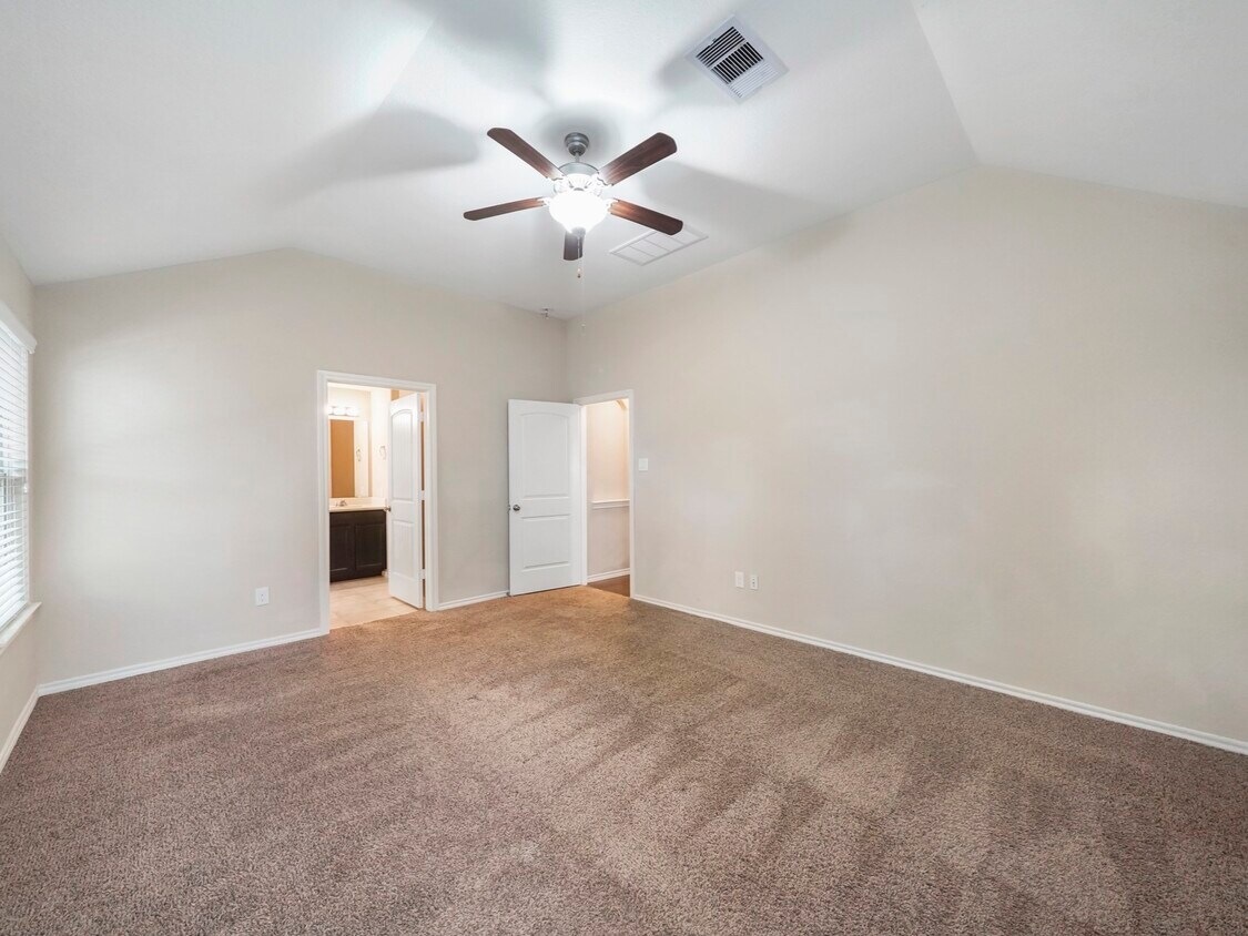 Foto del edificio - 1519 Spencer Glen Ln
