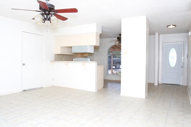 Foto del edificio - 1131 Gifford Rd