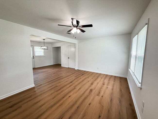 Foto del edificio - 1006 Taylors Mill Rd