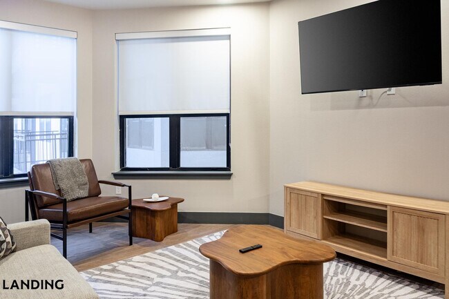 Foto del edificio - 415 E 2nd St S
