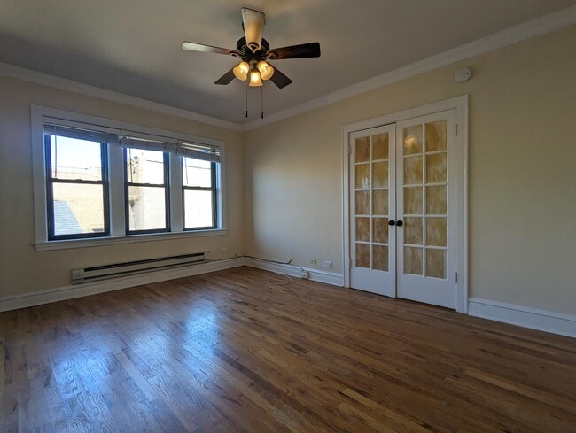 Building Photo - 4735 N Hermitage Ave