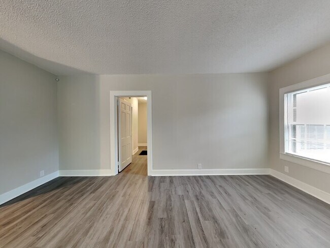 Foto del edificio - 1317 5th Ave N