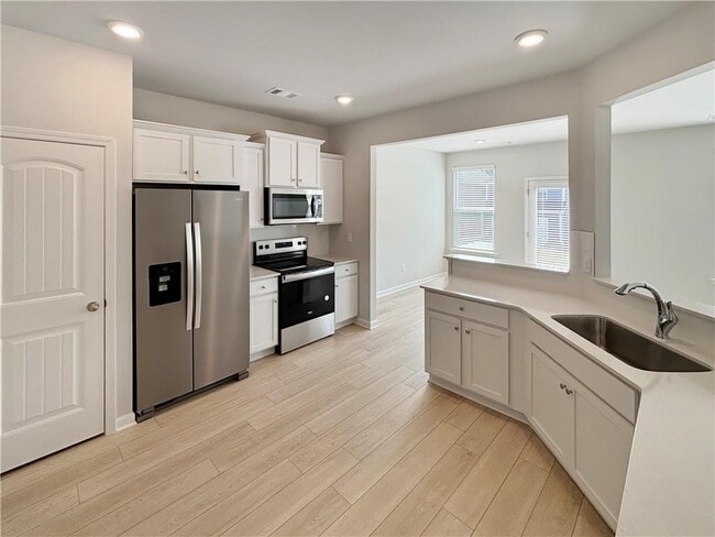 Building Photo - 4711 Blake Lp