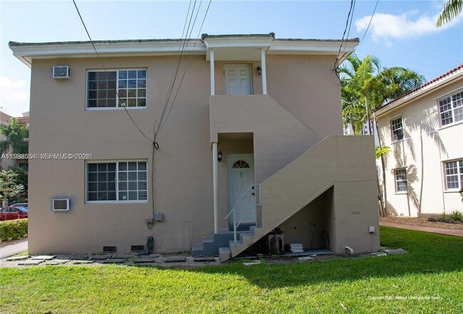 Building Photo - 233 Madeira Ave