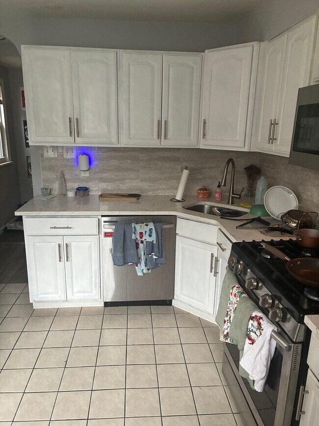 Foto del edificio - 353 Oakland Ave