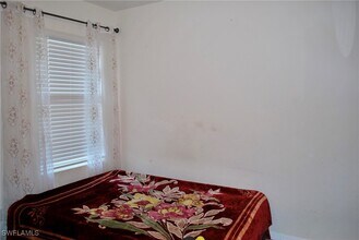 Building Photo - 1217 Santa Barbara Blvd N