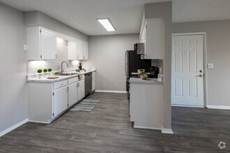 1BR, 1BA - 610SF - The Wembley - Kitchen - The Dylan
