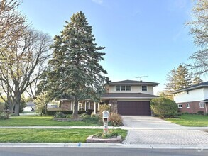 Building Photo - 1712 E Maya Ln