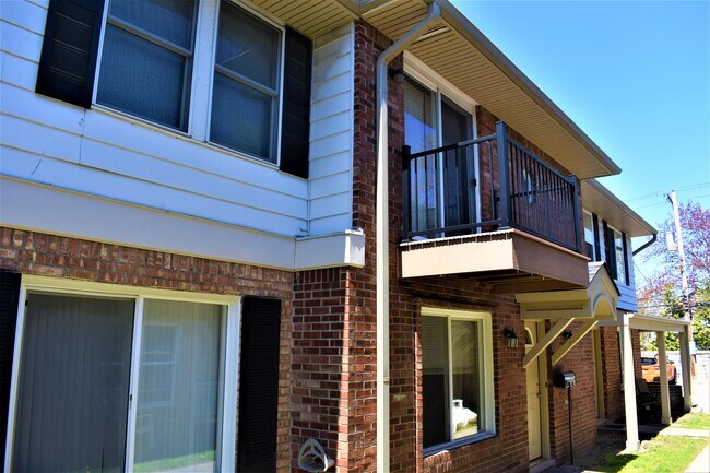 Foto del edificio - 526 W 14 Mile Rd