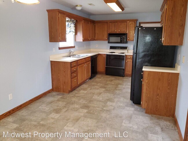 Building Photo - 3 br, 2 bath House - 2101 Osage Dr