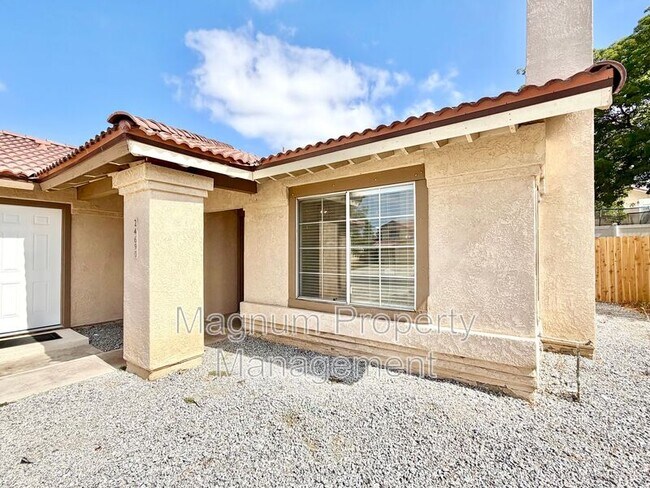 Foto del edificio - 24690 Rugby Ln