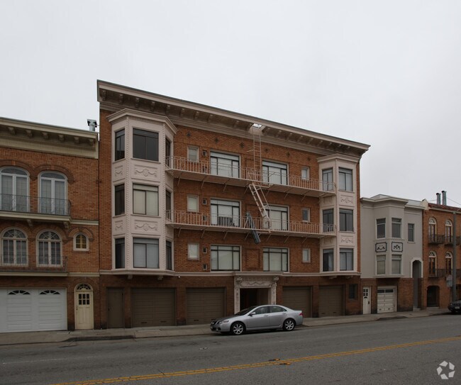 Building Photo - 2942 Franklin