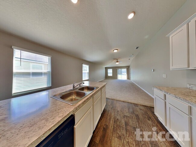 Foto del edificio - 2858 Buck Creek Pl