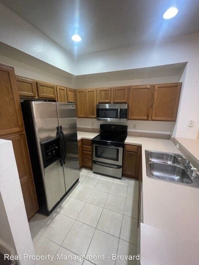 Building Photo - 3 br, 2 bath House - 105 Turpial Way, Unit...