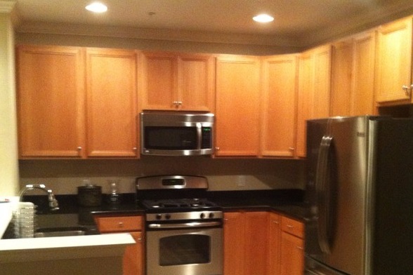 Kitchen - 350 W Elm St