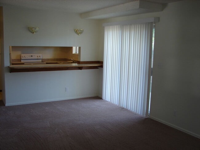 Building Photo - NO LONGER ACCEPTING APPLICATIONS!