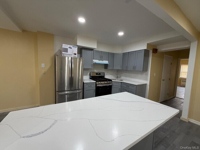 Foto del edificio - 924 E 106th St