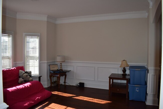 Building Photo - 2390 Presidio Dr