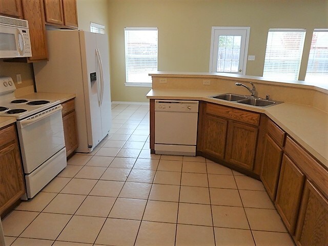 Foto del edificio - 5112 Parkplace Dr