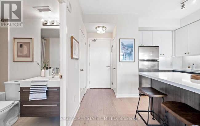 Photo du bâtiment - 8-528 Fieldway Rd