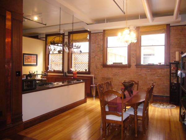 Bar & Formal Dining Area - 211 W 2nd St